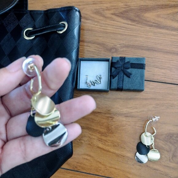 Black and gold color backpack looks new & gray LOVE necklace - Picture 7 of 10